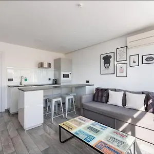 https://the-blackwhite-apartment.hotelsinnerja.org