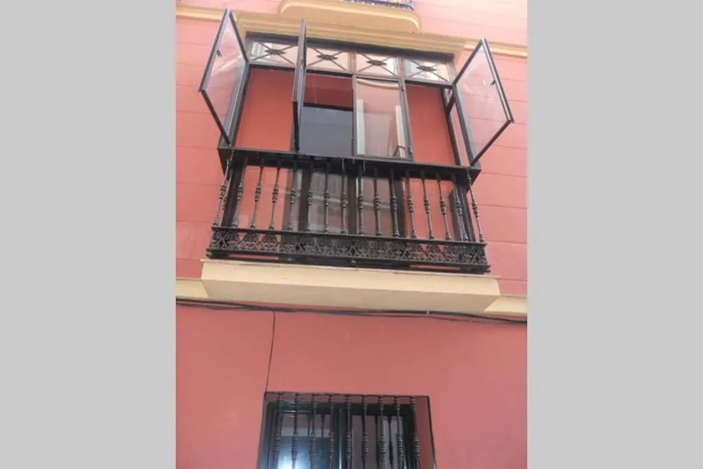 Cheap & Chic In The Center Of Sevilla Siviglia