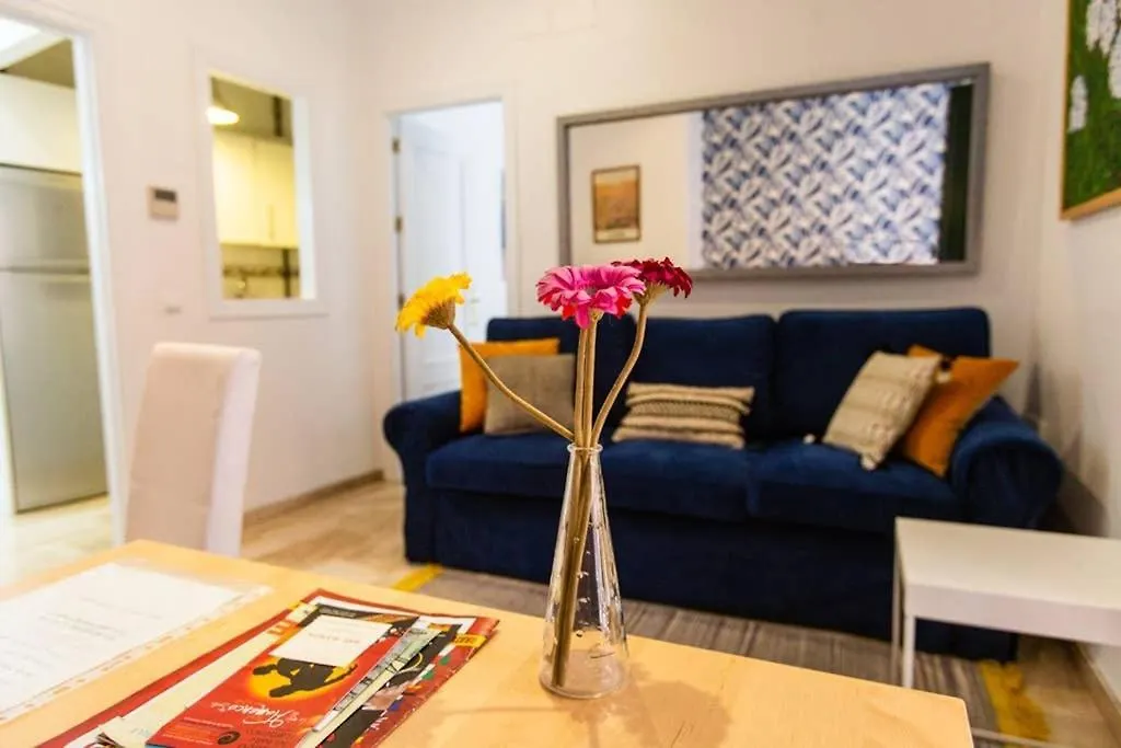 Cheap & Chic In The Center Of Sevilla Apartmán